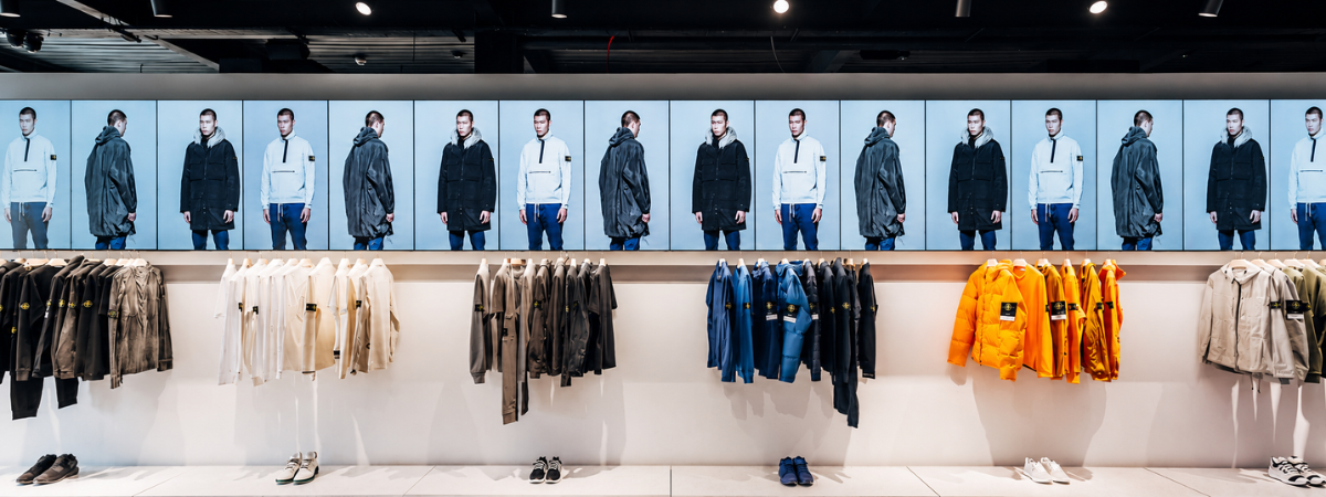 Immagine installazione monitor shopping retail